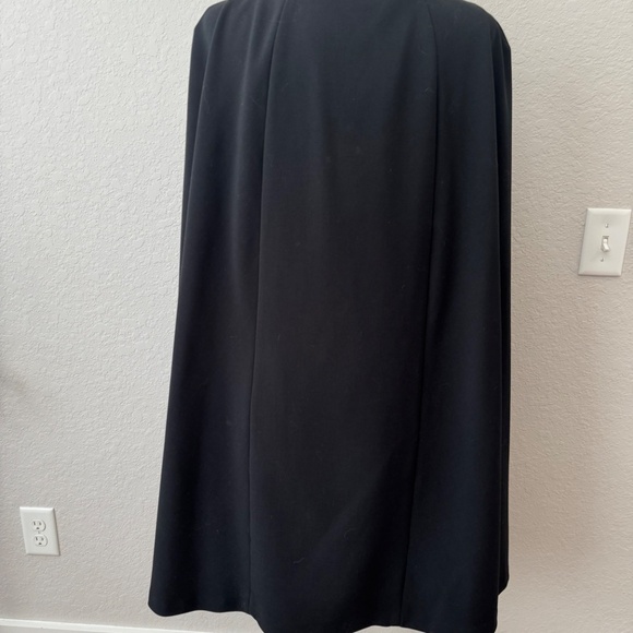 Trina Turk Shinrin Black V-Neck Cape Dress Women's Size 6 - Picture 5 of 11